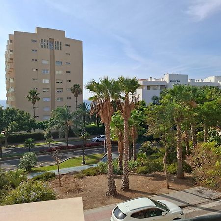 Central 2-Bed Apartment In Estepona Port Exterior foto